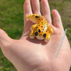 Playful Gecko Figure